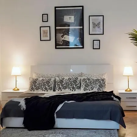 New! Mucha 3bdr Flat In Heart Of The Center Apartment Prague