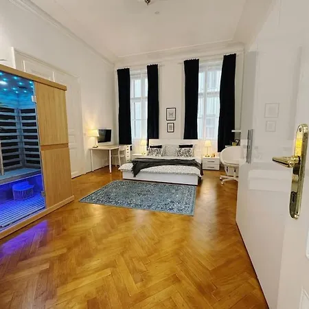 New! Mucha 3bdr Flat In Heart Of The Center Apartment