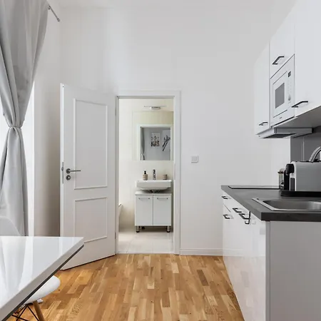 Stay2gether Beige Nest - Metro Florenc Prague