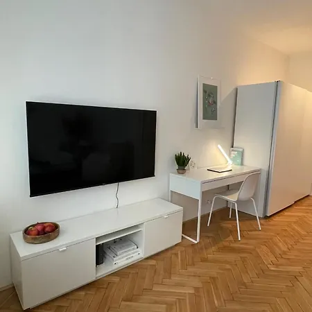 アパート Urban Retreat I Modern Boho In Lovely Letna District - 10 Minutes From Old Town *