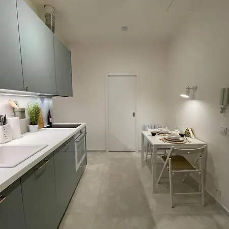 Urban Retreat I Modern Boho In Lovely Letna District - 10 Minutes From Old Town アパート プラハ