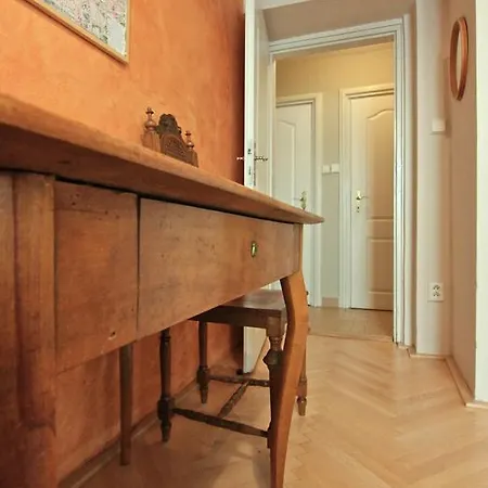 Vlasska House At The 3 Swallows Prague