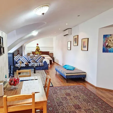 Karluv Apartment *