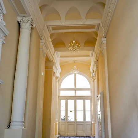 Apartment Centrally Located Gem In Prague