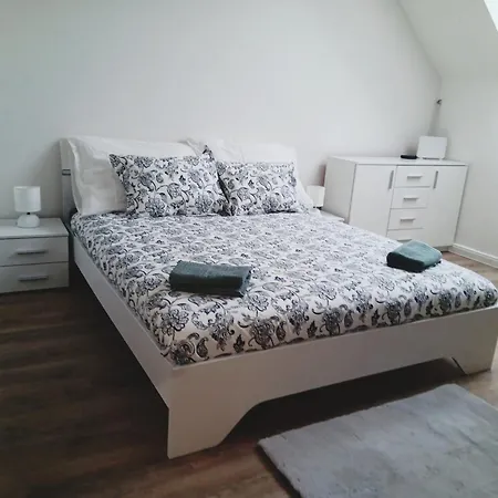 Apartment Center - Next To Florenc