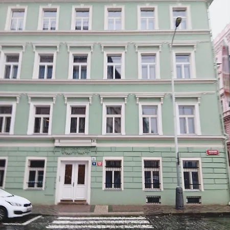 Apartment Center - Next To Florenc