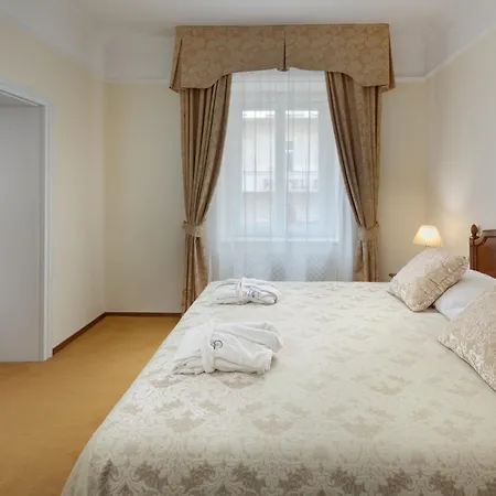 Hotel Boutique Seven Days 4*