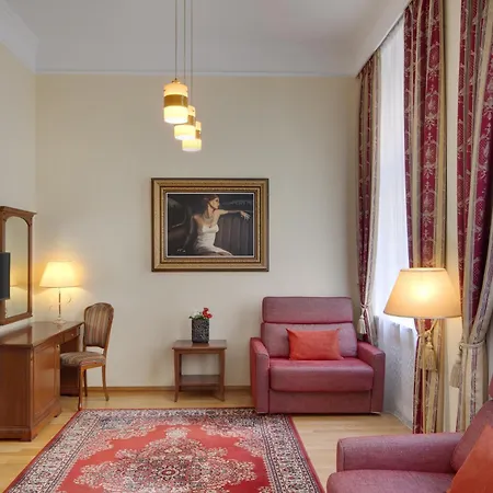 Boutique Seven Days Hotel