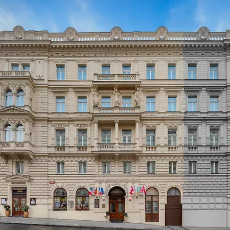 Отель Boutique Seven Days 4*