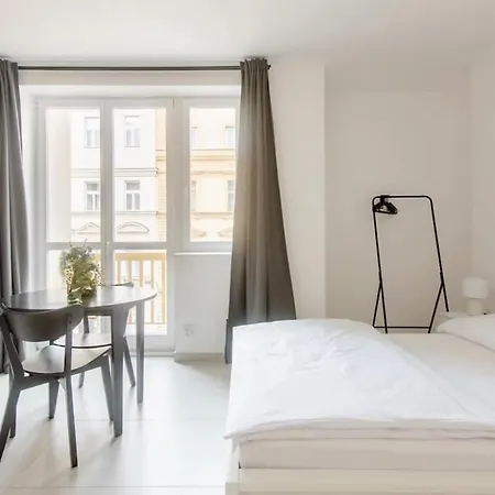 Cozy & New Peace Sq. Apartment Prague