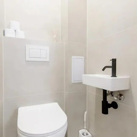 Cozy & New Peace Sq. Apartament Praga