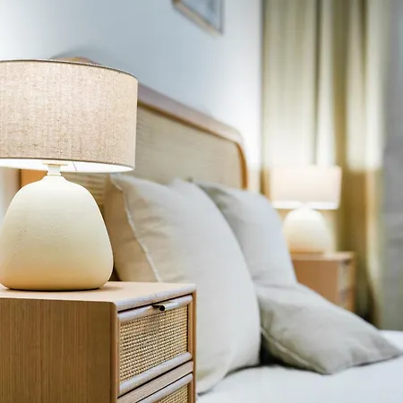 Cozy Wenceslas Square 700m Apartment, *