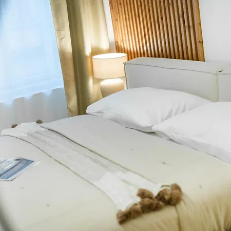 Cozy Wenceslas Square 700m Apartment, Apartment
