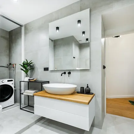 Cozy Wenceslas Square 700m Apartment, Apartment Prague