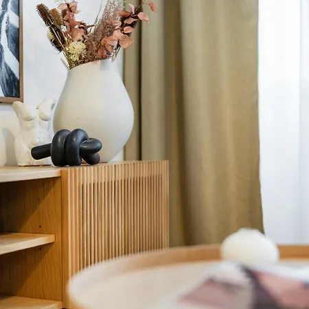 Cozy Wenceslas Square 700m Apartment, Prague