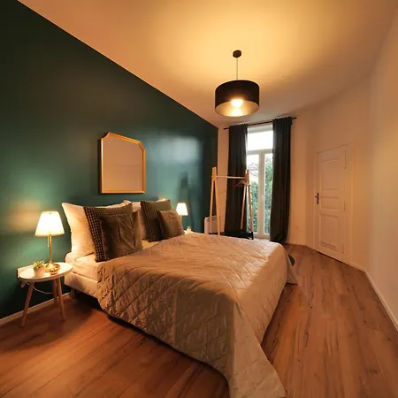 Royal Square View Apartment