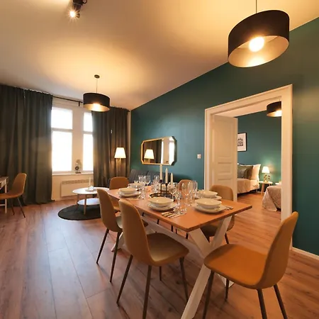 Apartment Royal Square View
