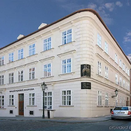 Three Storks Otel 5*
