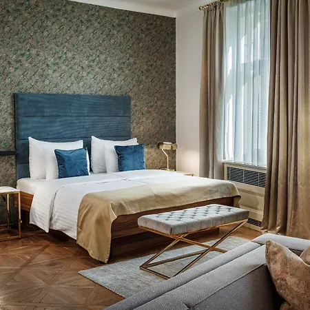 Golden Angel By Adrez Aparthotel