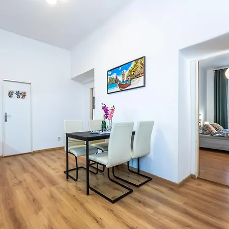 Apartment Wenceslas Square 2 Bedroom *