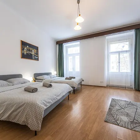Wenceslas Square 2 Bedroom * Prague