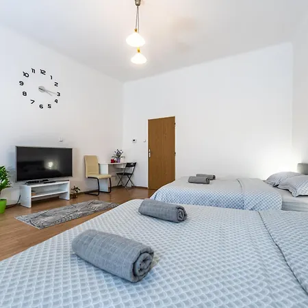 Wenceslas Square 2 Bedroom *