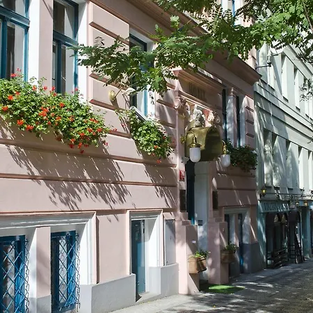 Anna Hotel