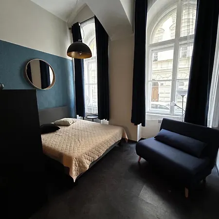 Apartment In The Heart Of *