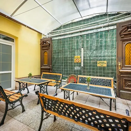 Hotel Golden Garni 3*