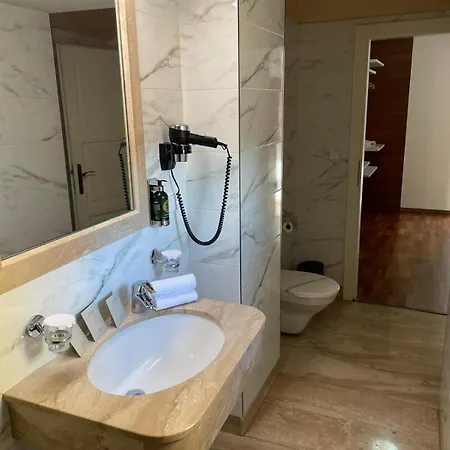 Hotel Little King U Malvaze 4*