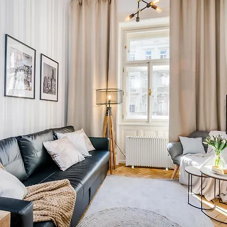 Charming By Michal&friends Apartment