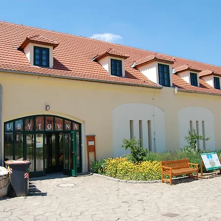 Hostel Toulcuv Dvur *