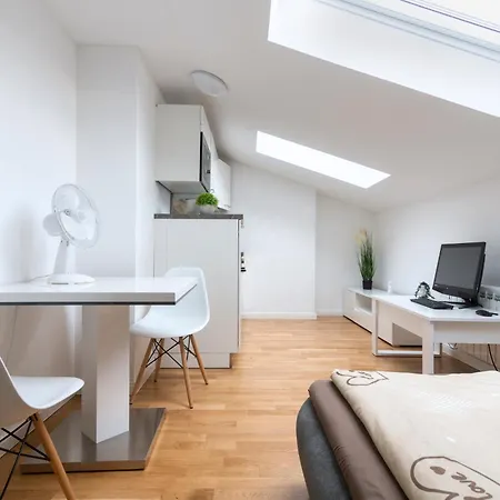 Stepanska Apartment