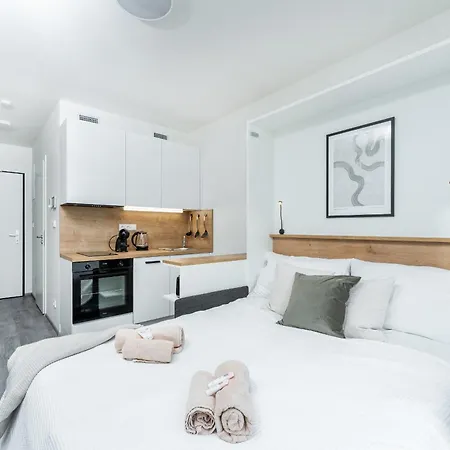 Aparthotel Mymozart By Rentero