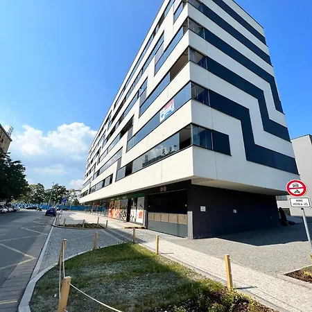 Apartment Luxury Pearl With Parking Place In Holesovice *