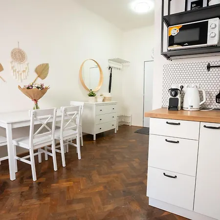 White Wolf House & Hostel Praga