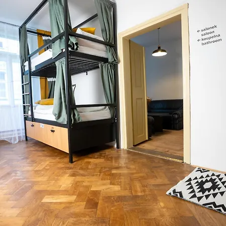 White Wolf House & Hostel Praga