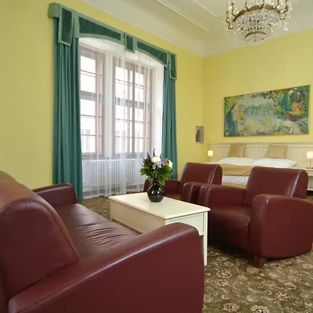 Metamorphis Hotel 4*