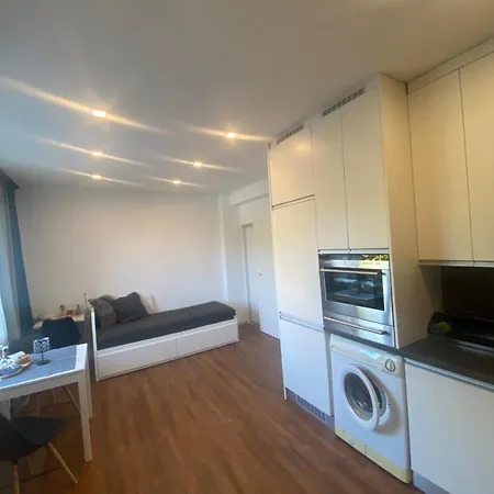 2+kk, 50 M2 V Klidne Lokalite. 10 Min Od Centra Prahy. * 프라하