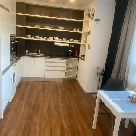 2+kk, 50 M2 V Klidne Lokalite. 10 Min Od Centra Prahy. 아파트 프라하