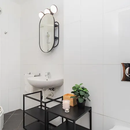 Days - Modern Apts - Fast Wifi - Netflix - 7 Min Wenceslas Sq