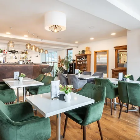 Troja Hotel 4*
