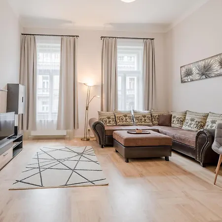 Palace Petrarca Apartamento Praga