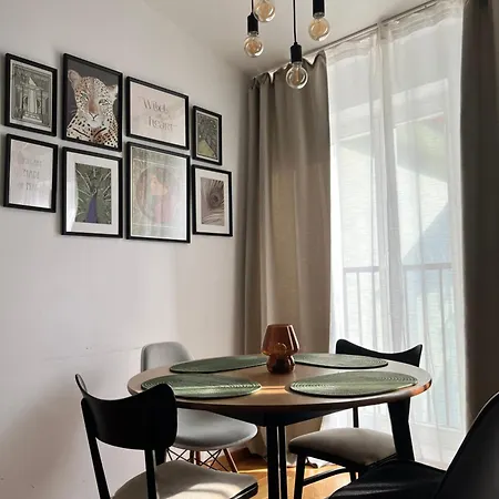 Black Pearl By Vysehrad Castle Apartment