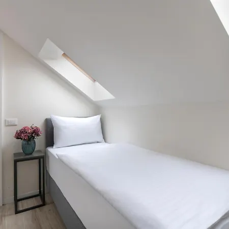 Kinsky Garden And By Dwellfort Aparthotel Prague