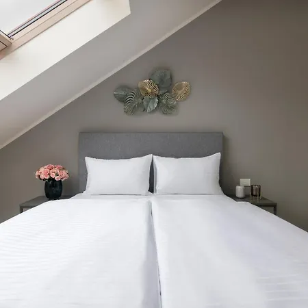 Kinsky Garden And By Dwellfort Aparthotel Prague