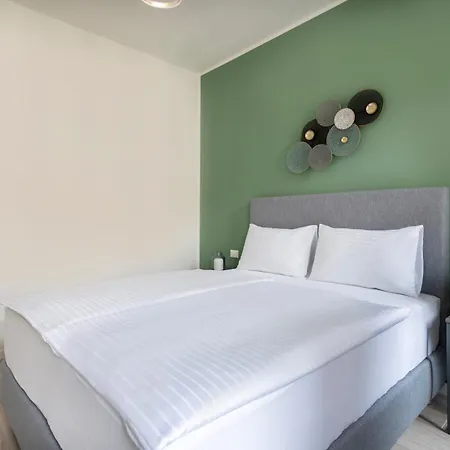 Aparthotel Kinsky Garden And By Dwellfort 4*