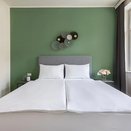 Kinsky Garden And By Dwellfort 4*
