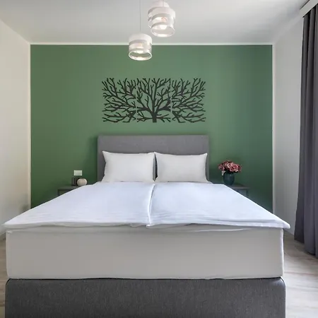 Aparthotel Kinsky Garden And By Dwellfort 4*