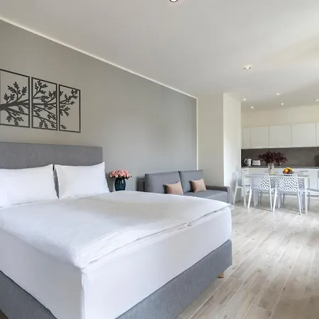 Kinsky Garden And By Dwellfort Aparthotel 4*